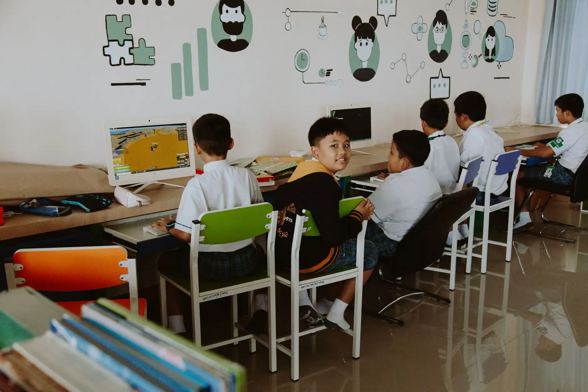 教学音响系统与无线麦克风在阶梯教室中的扩声方案设计
