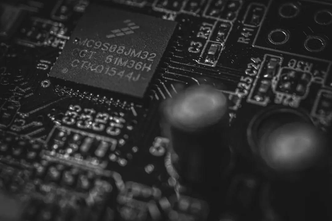 调音台与功放机选型指南：提升课堂互动音频质量的三个关键参数