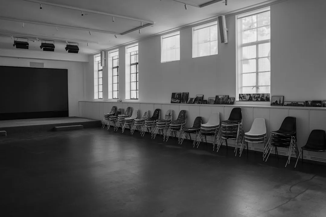 学校礼堂扩声设备选型：调音台与功放机的匹配原则与技术要点正文配图 2
